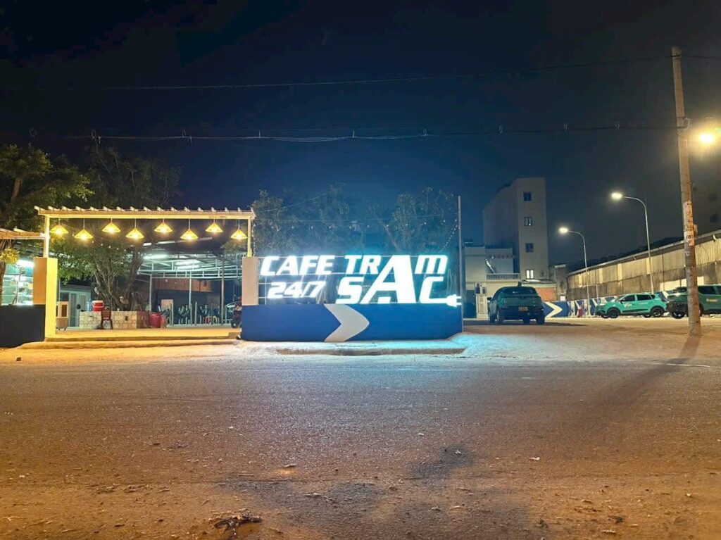 trạm sạc kết hợp kinh doanh cà phê