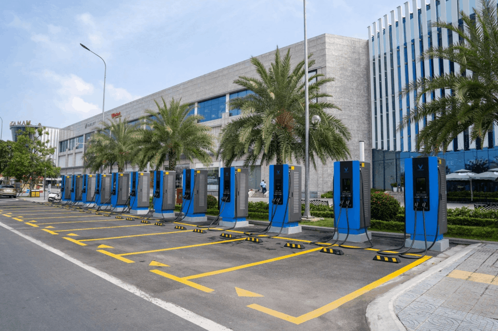 trạm sạc nhượng quyền vinfast